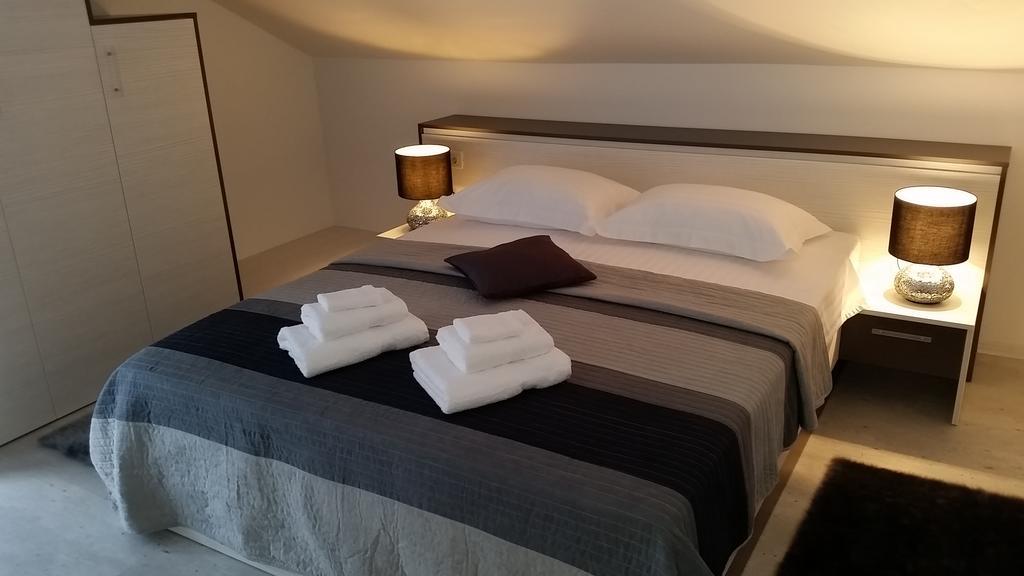 Apartments Sanja Trogir Eksteriør bilde